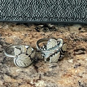 🔥2 Vintage WM Sterling Rings in Great Condition Size 6